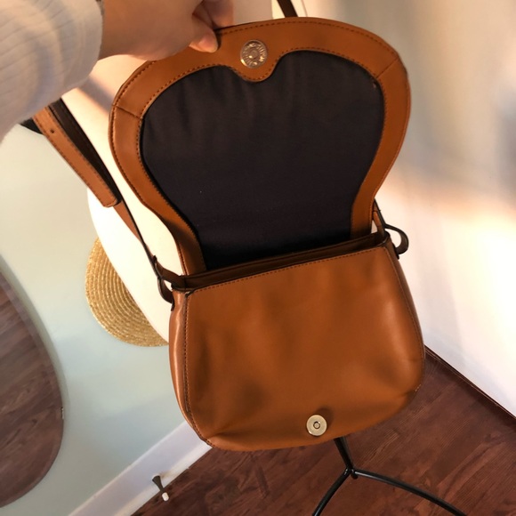 🔥10/20$ Cross body tan bag - Picture 3 of 5